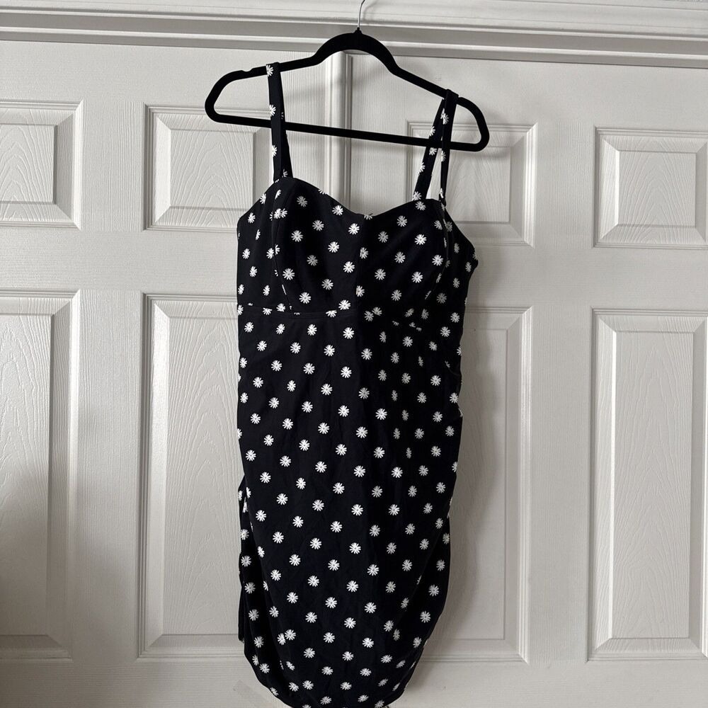 Old Navy Plus Size 3X One Piece Swimsuit Black White Floral Ruched Tummy Control